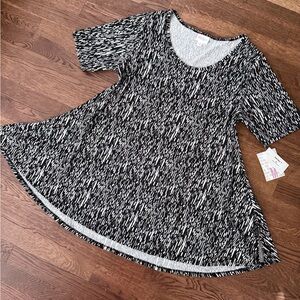 Lularoe Perfect Tee - Black & White